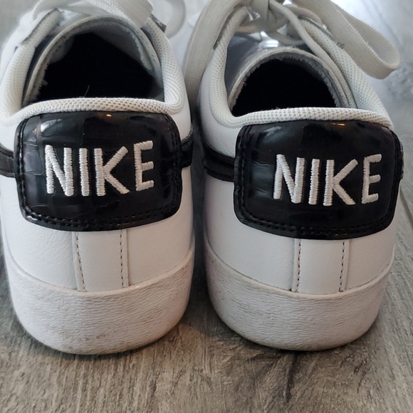 Nike White and Black croc soowsh Sneakers - Picture 2 of 8